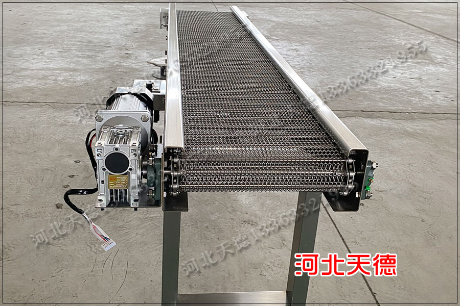 網(wǎng)帶輸送機